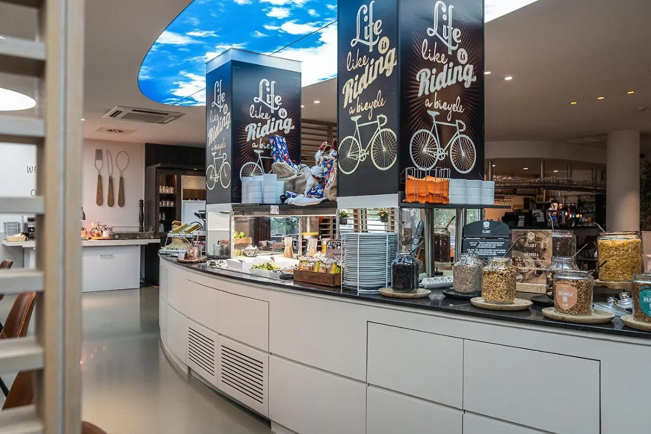Velotel Brugge Отель Брюгге